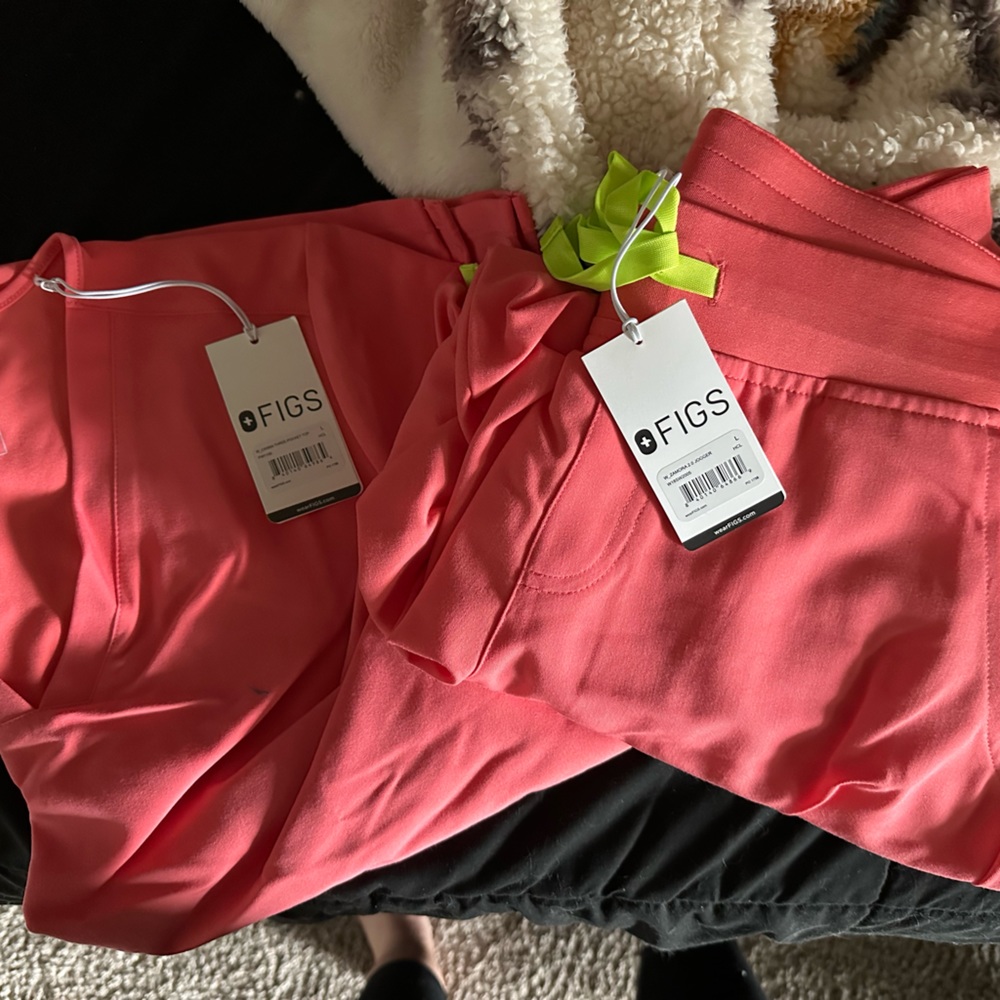 Coral Figs Set